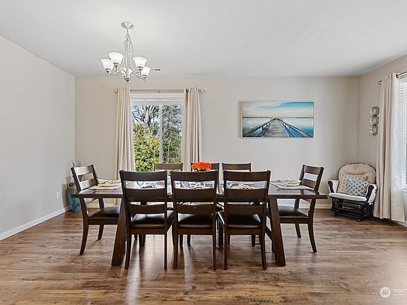 4th image of 606 77th Drive SE