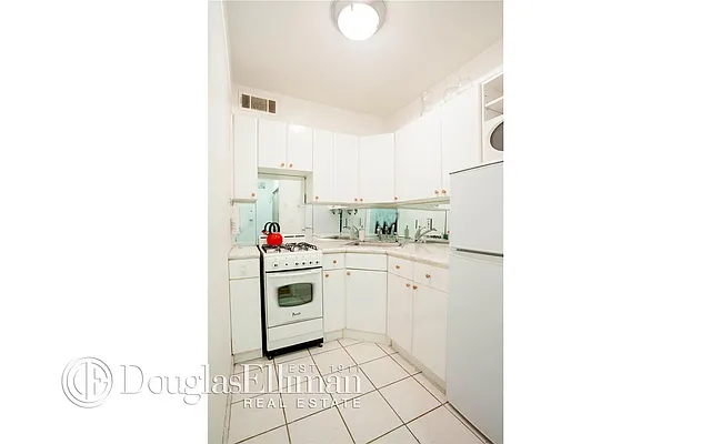 Sold by Douglas Elliman | media 4