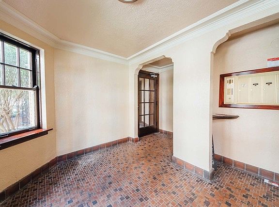 4th image of 4336 N Hermitage Ave APT 3W
