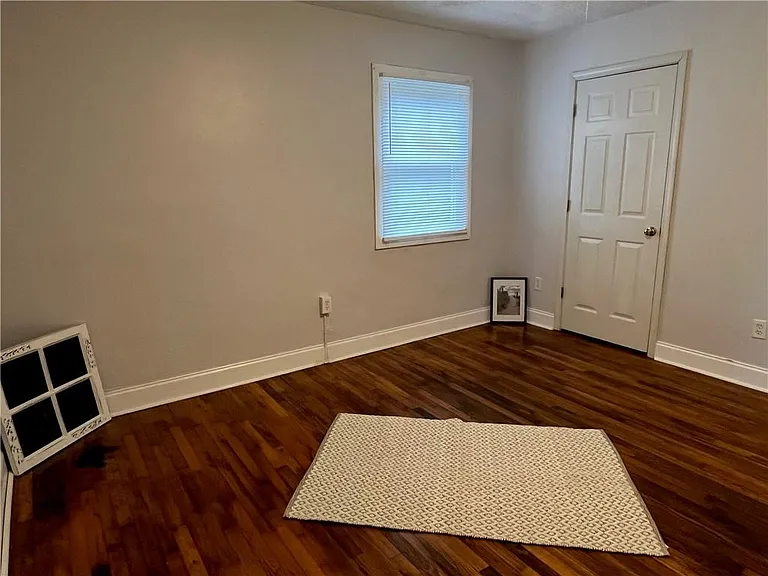 1115 Shelby Pl SE #B — Photo 30
