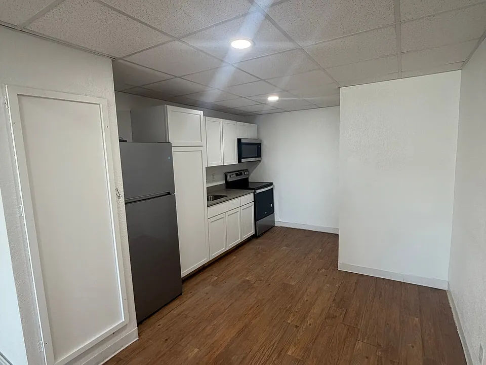 1109 Central Ave #6
