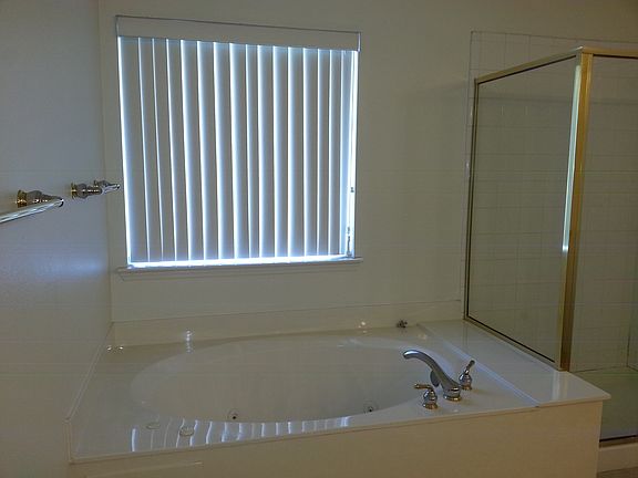 4th image of 5505 Tulip Dr