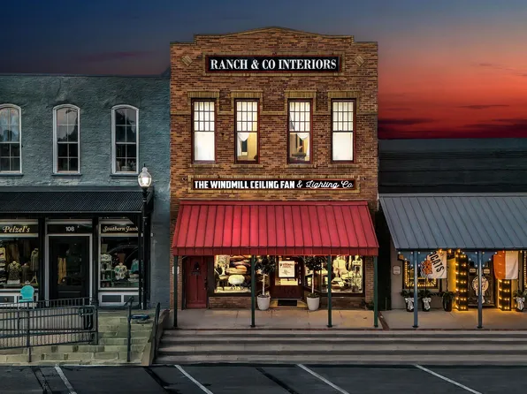 106 W Main St, Pilot Point, TX 76258