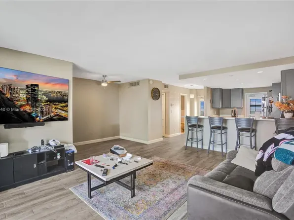 2200 NE 33rd Ave, Fort Lauderdale, FL 33305