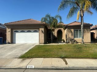 2121 Via Calabria Ave, Delano, CA 93215