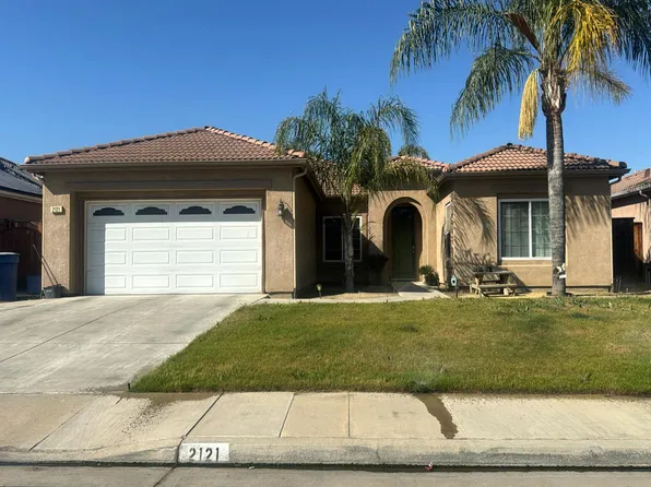 2121 Via Calabria Ave, Delano, CA 93215