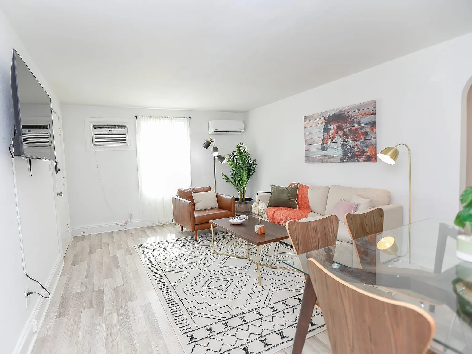 4 bed, 1200 sqft, $4,500 — Photo 3