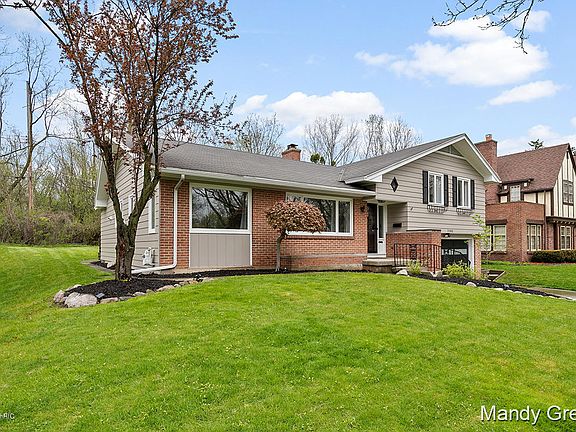 2nd image of 2305 Elliott St SE