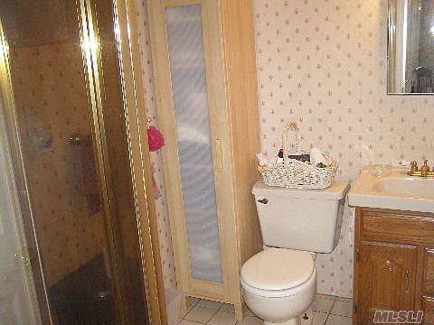 5th image of 169 Crestwood Blvd