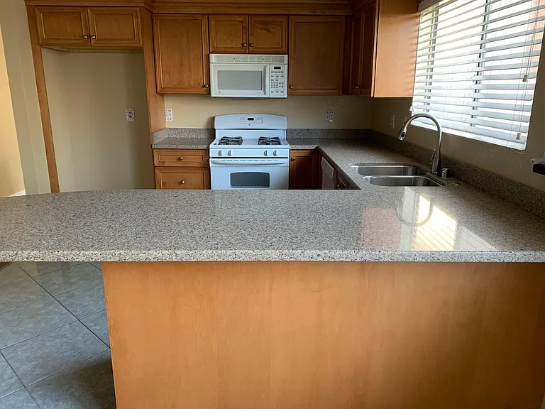 10 Pine Ct — Photo 7