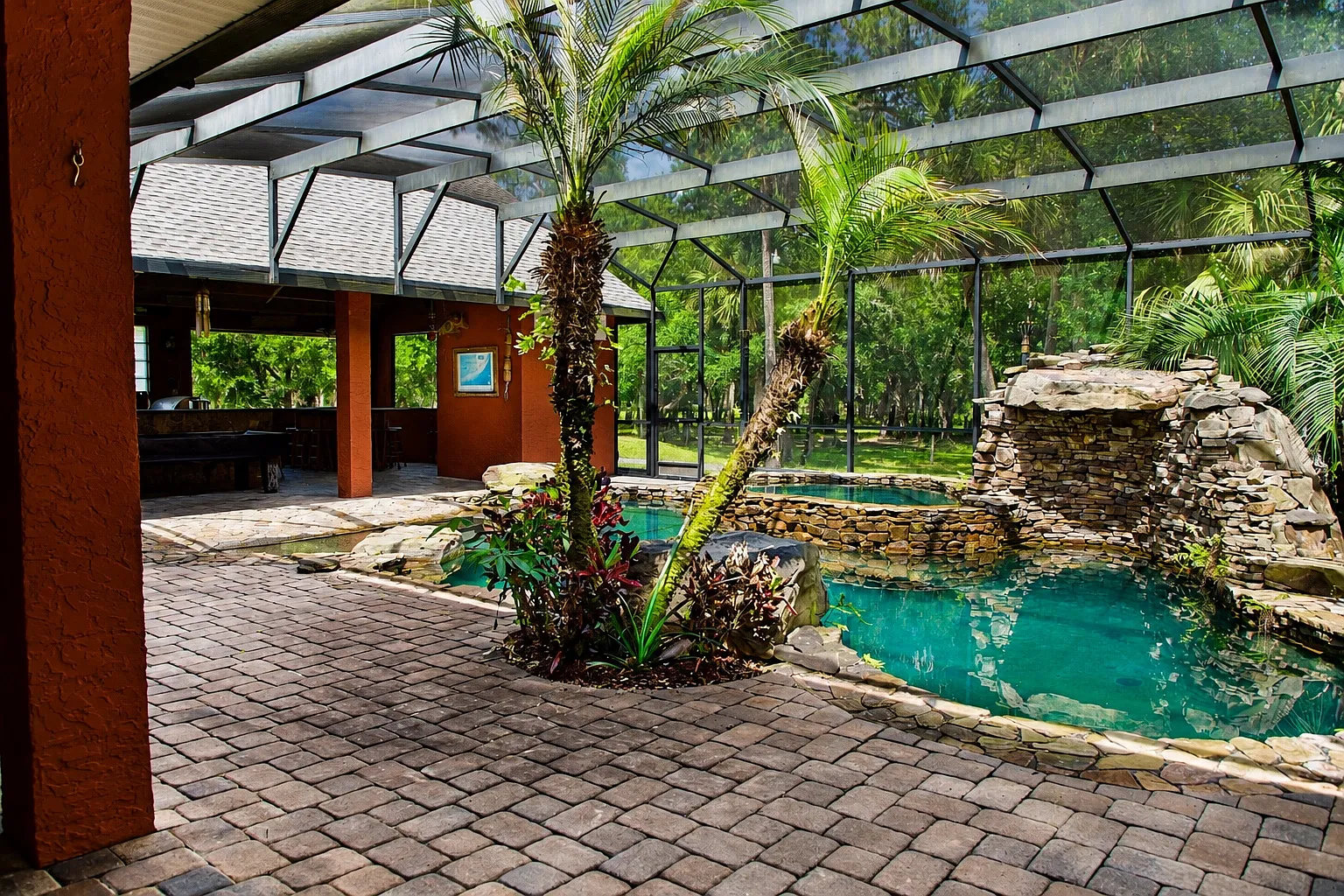 4 bed, 2500 sqft, $4,500 — Photo 2