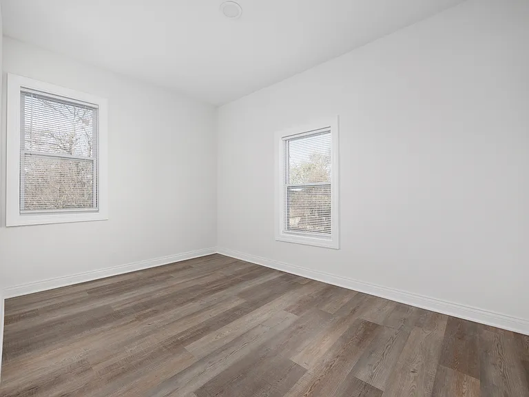 107-109 Midland Ave — Photo 22