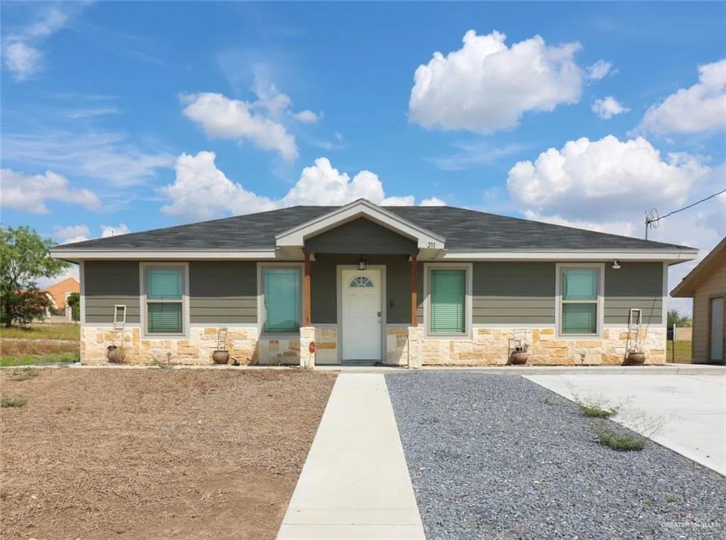 3 bed, 2.0 bath, 1247 sqft, $1,350 — Photo 1