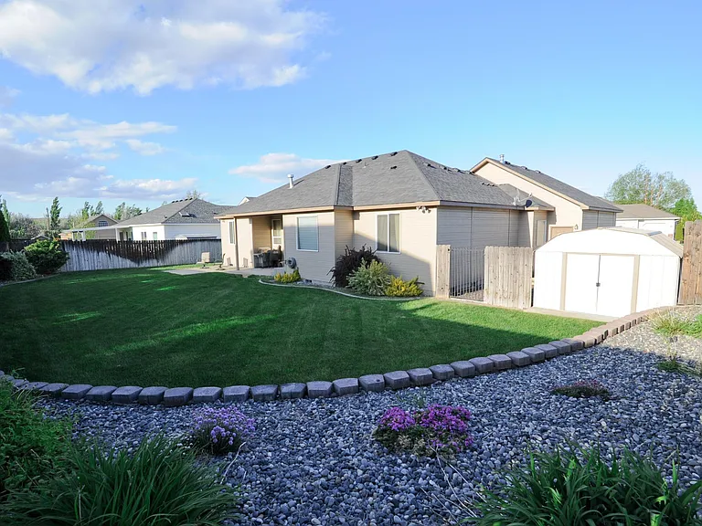 1713 Sequoia Ave — Photo 3