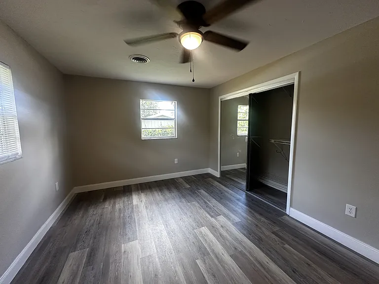 3700 SE 34th Ct — Photo 4