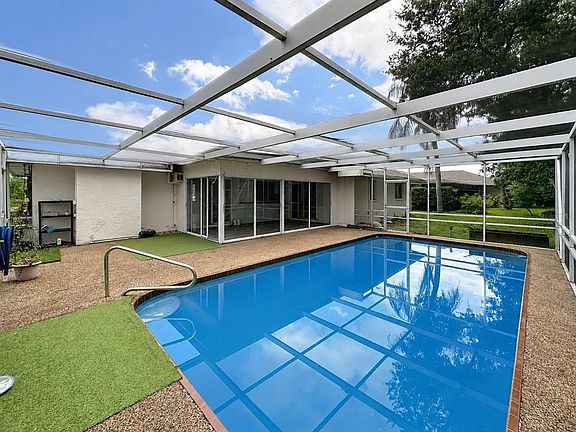 5th image of 1093 N CYPRESS POINT DRIVE