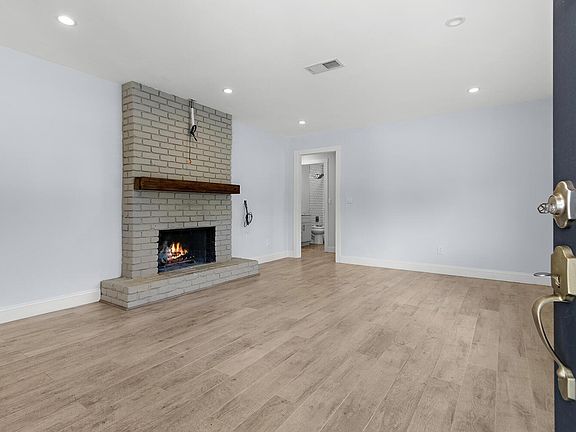 4th image of 2031 Leland Way