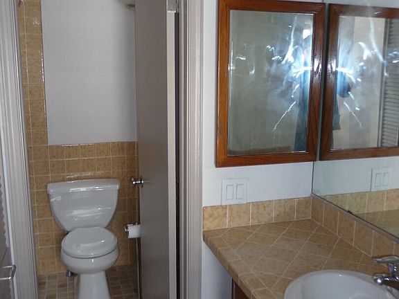 2nd image of 412 N 33rd St #3