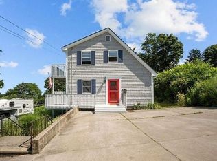 98 Hobson Ave, Tiverton, RI 02878