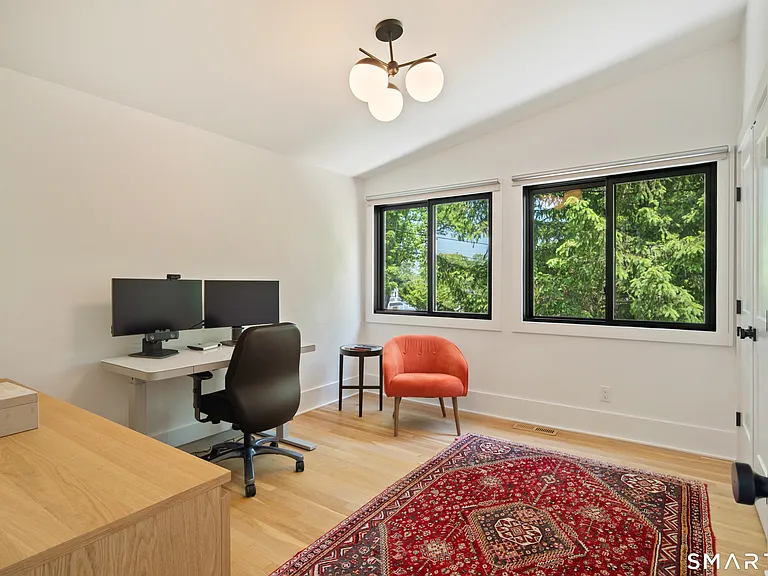 1 Crawford Ter — Photo 16