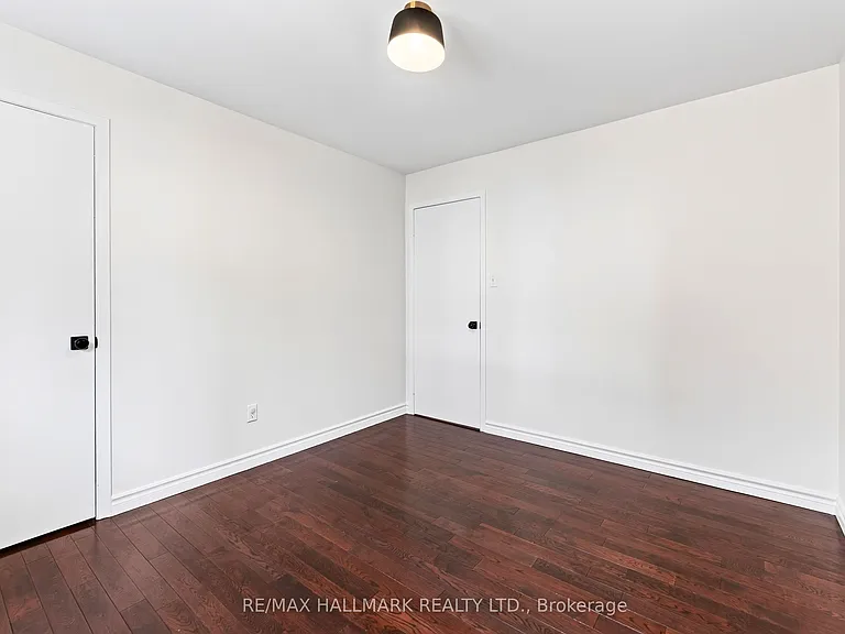 402 Kingston Rd — Photo 16