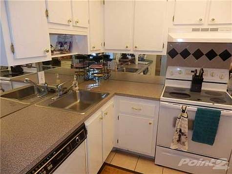 3rd image of 2200 NE 33rd Ave APT 14C