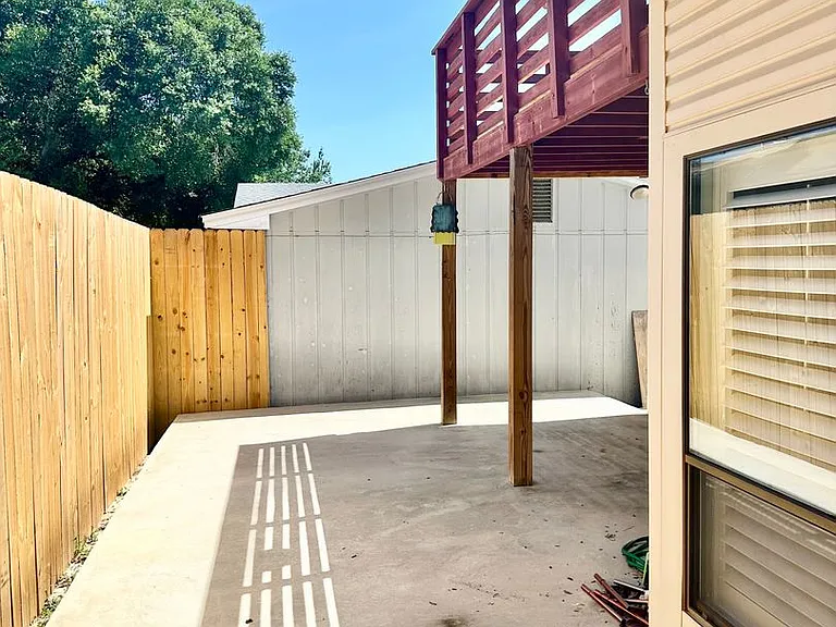 937 Holbrook Cir — Photo 40