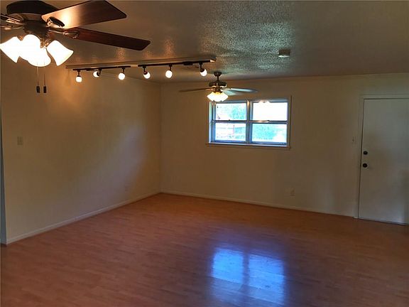 3rd image of 707 N Avenue O