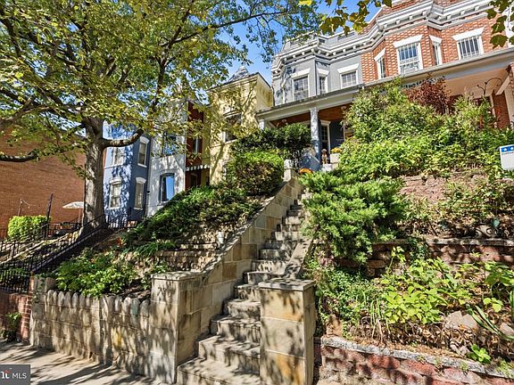 4th image of 735 Fairmont St NW