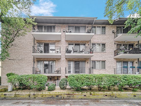 3rd image of 4530 W 93rd St APT 2D