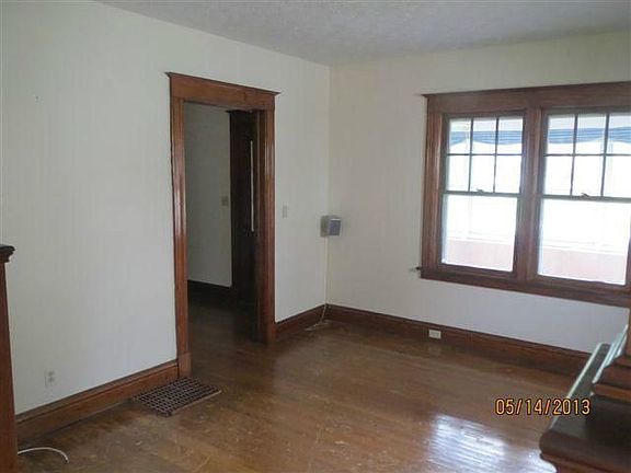 5th image of 285 Gibson St