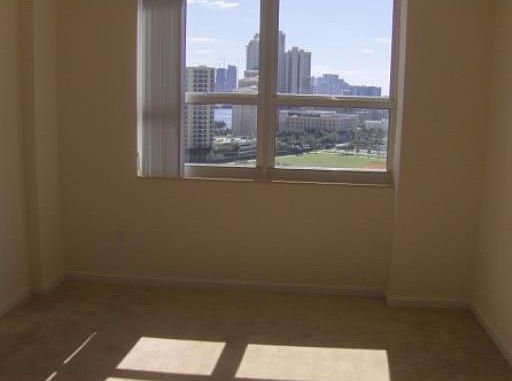 3rd image of 19501 W Country Club Dr APT 1607