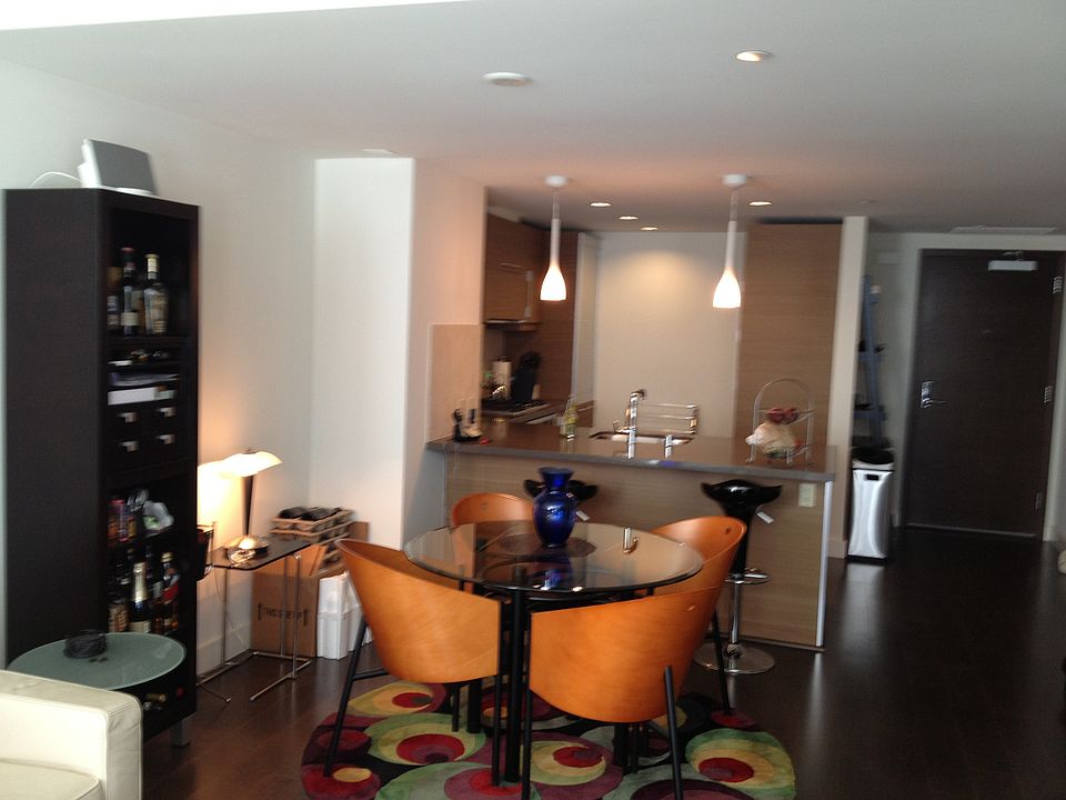 Living Room / Kitchen
