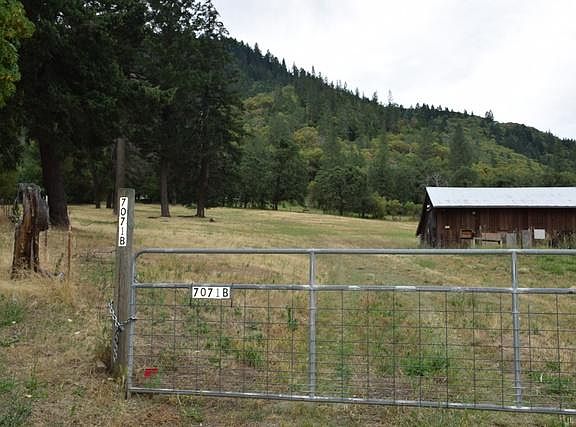 2nd image of 7071 Rogue River Hwy