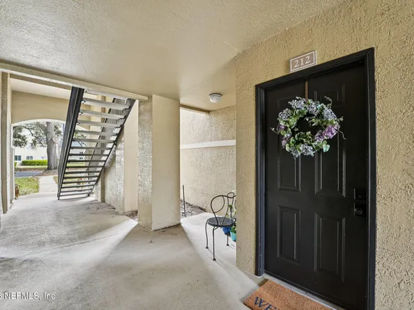 1701 THE GREENS Way #212, Jacksonville Beach, FL 32250