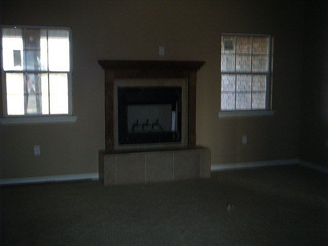 2nd image of 1601 Windsor Way