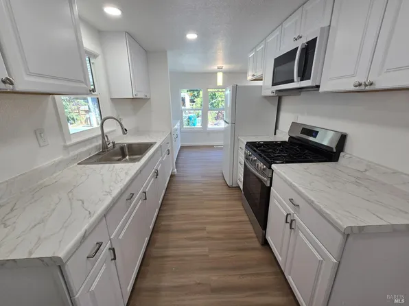 5212 Whispering Creek Drive, Santa Rosa, CA 95403