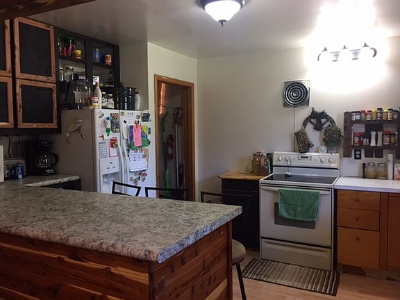 3rd image of 1016 E 2nd St