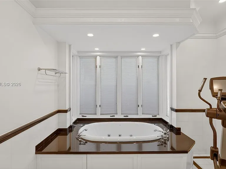 260 Cape Florida Dr — Photo 58