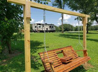 1107 Wc Pickett Dr, Clifton, TN 38425