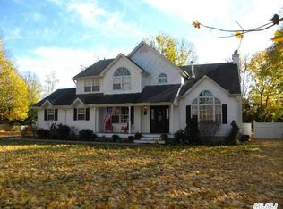 3 Seatuck Cone Cir, Eastport, NY 11941