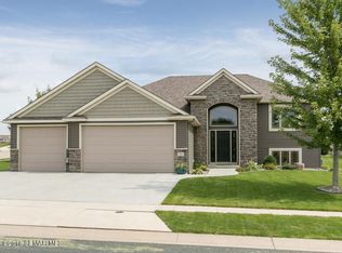 6480 Shetland Dr NW, Rochester, MN 55901