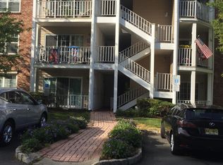 96 Chambord Ct, Hamilton, NJ 08619