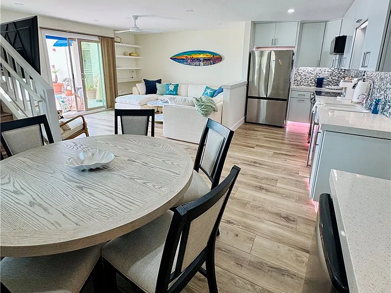 711 Pacific Coast Hwy #330 — Photo 38