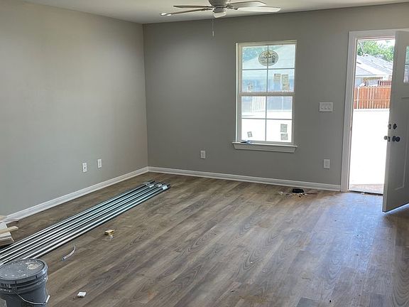 5th image of 300-304 Memory Ln #306
