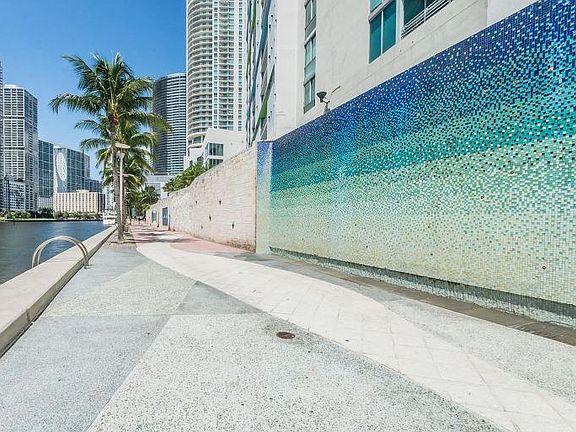 4th image of 325 S Biscayne Blvd #625