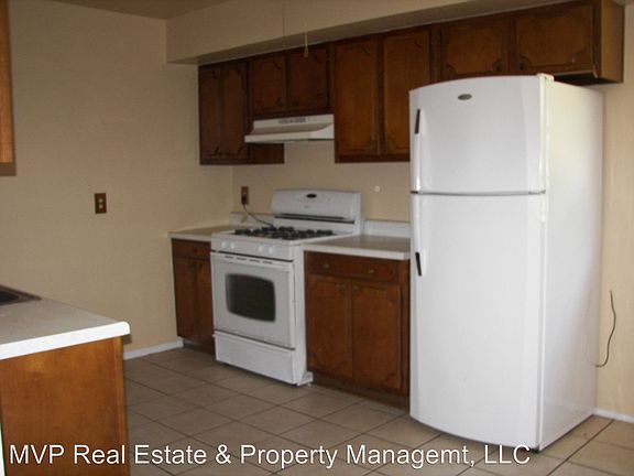 2nd image of 3617 Parkwoods Ln