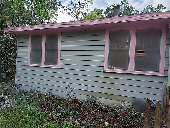2nd image of 1137 E 18th St