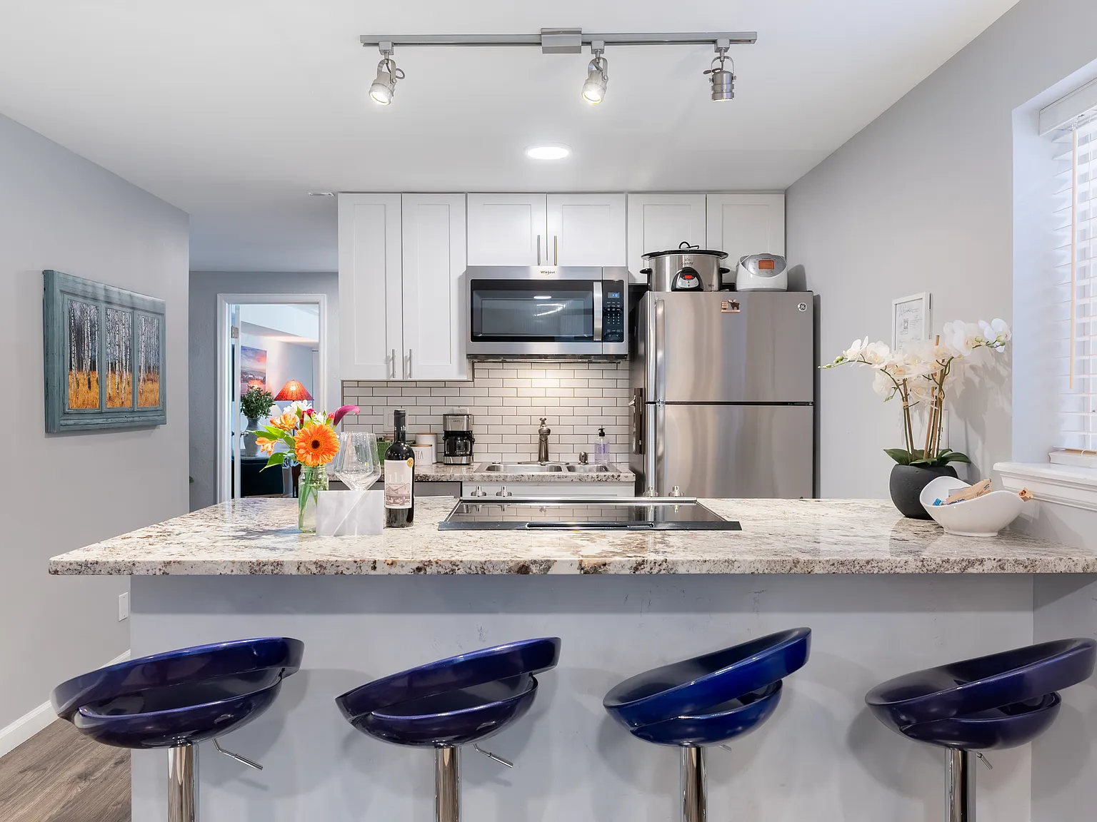 1 bed, 700 sqft, $2,800 — Photo 3