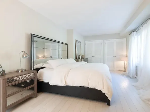 261 Park Avenue image 14 of 26